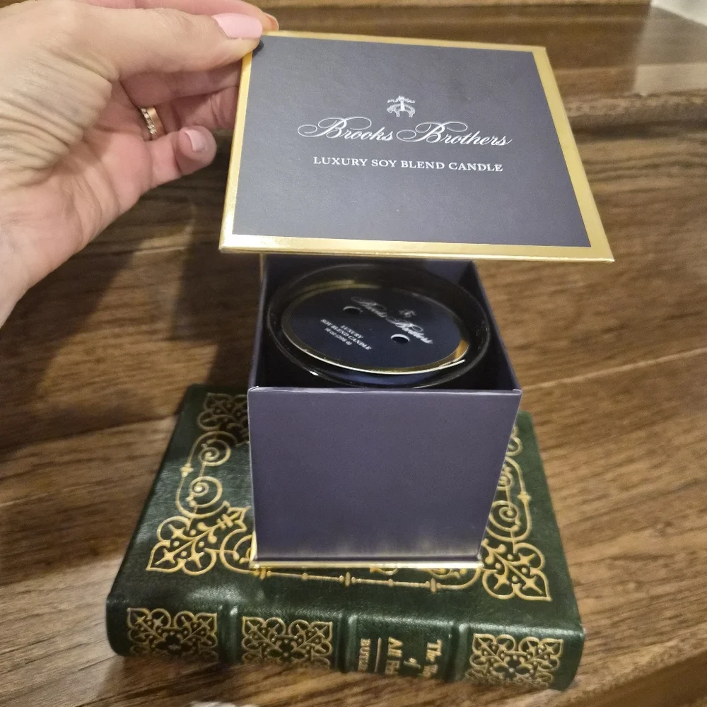 Brooks Brothers Scented Candle NWT - Picture 3 of 5